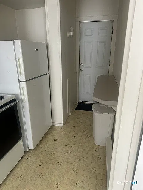 1 bed, 1.0 bath, 3020 sqft, $1,295 — Photo 4