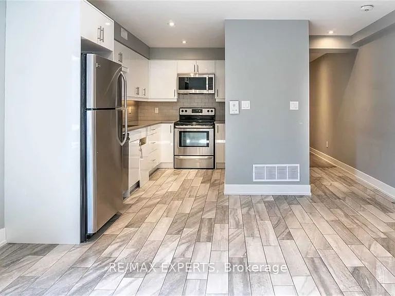 2 Hyde Ave #UPPER — Photo 3