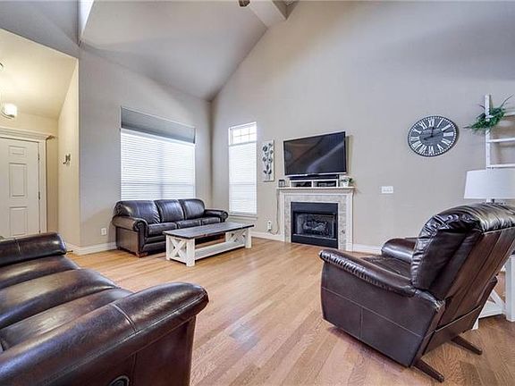 4th image of 199 Callie Ln
