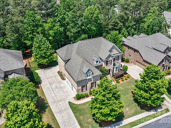2nd image of 16418 Doves Canyon Ln