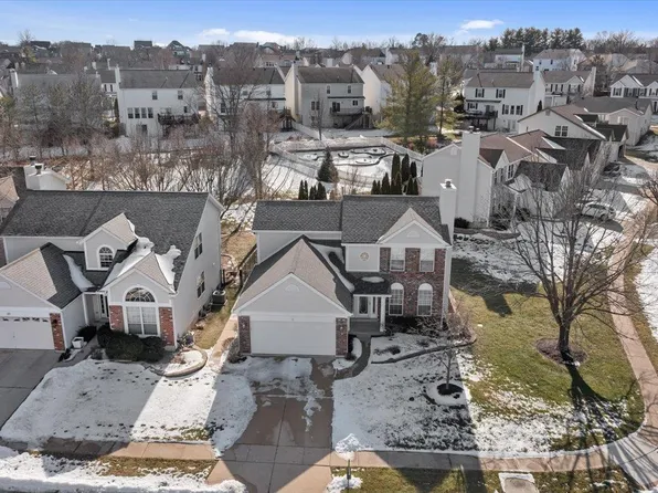 33 Hickory Valley Ct, Ballwin, MO 63011