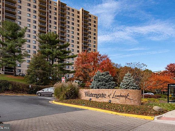2nd image of 307 Yoakum Pkwy APT 307