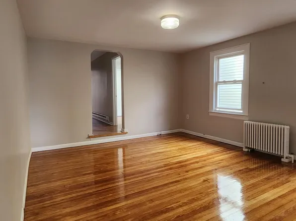 216 Elm St, Newark, NJ 07105