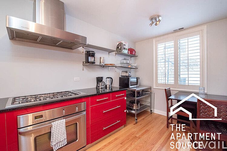 1st image of 1610 N Larrabee St #1E