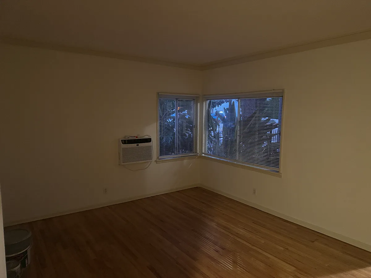 Building Photo - 4961 Cahuenga Blvd