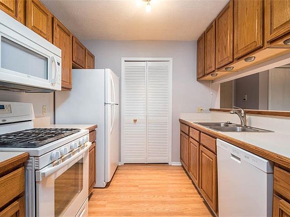 5th image of 8663 Scenicview Dr APT 201