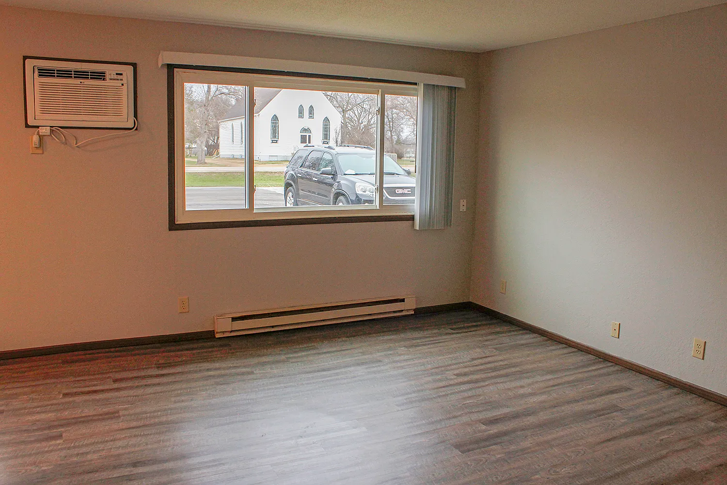 North Prairie Apartments — Photo 4