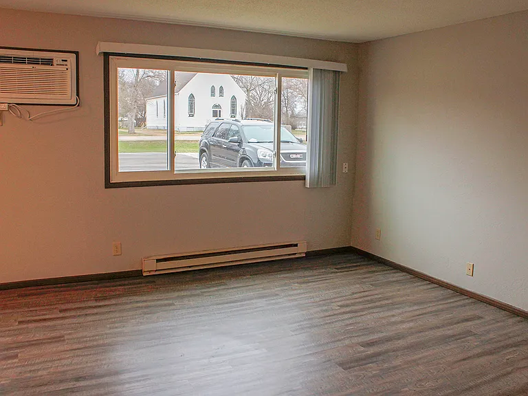 North Prairie Apartments — Photo 4