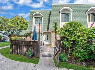 862 Birchwood Rd, Medford, NY 11763
