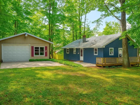 W16355 North Loop Dr, Fence, WI 54120