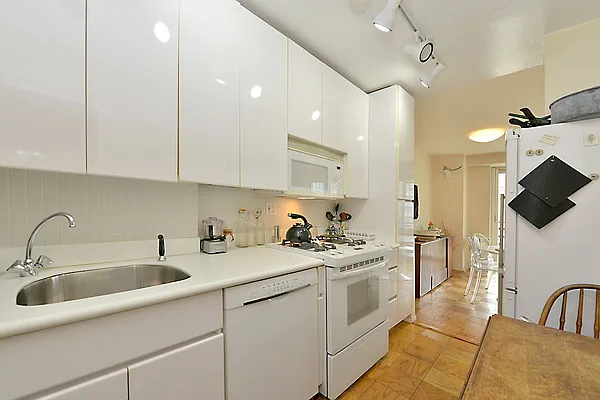 Rented by BSRG Realty | media 19