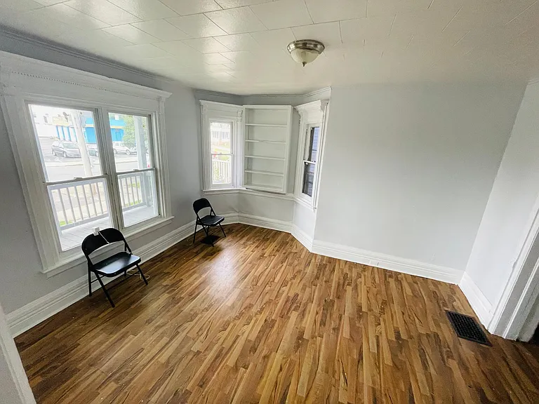 327 Hampshire St #1 — Photo 10