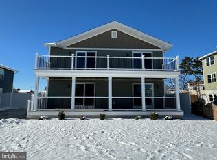 14 Lighthouse Dr #2, Brigantine, NJ 08203