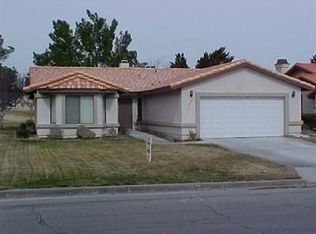 14676 Robin Ln, Helendale, CA 92342