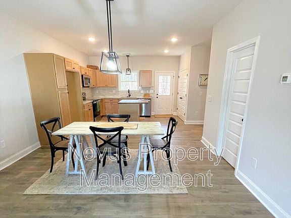 5th image of 111 Crest Pointe