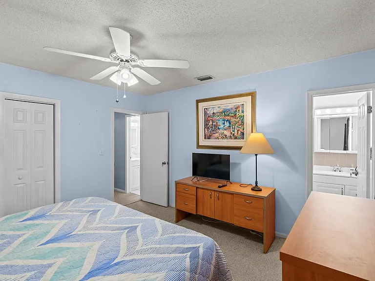 2100 NE 38th St #243 — Photo 22