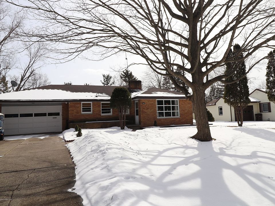 1st image of 2759 Brentwood Ave