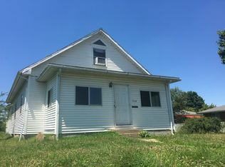 1114 Henrietta St, Ravenswood, WV 26164