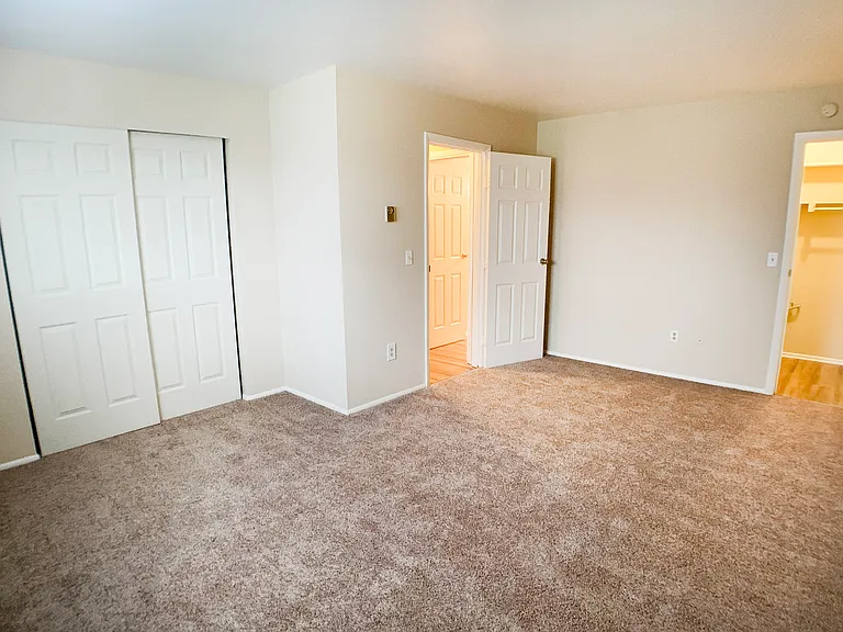 Crown Ridge Apartments — Photo 19