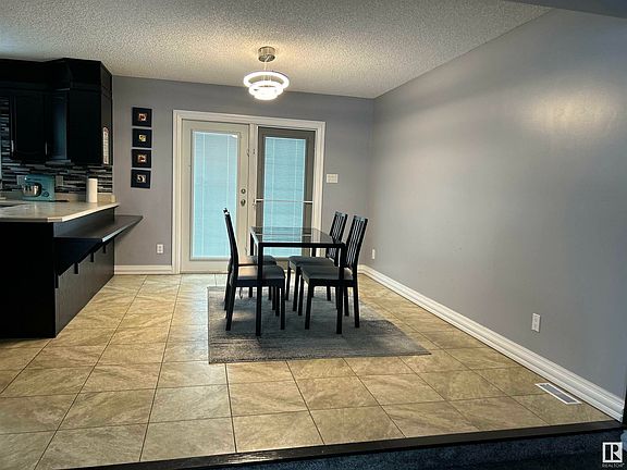 5th image of 4321 52nd St