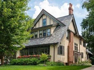 686 Summit Ave, Saint Paul, MN 55105