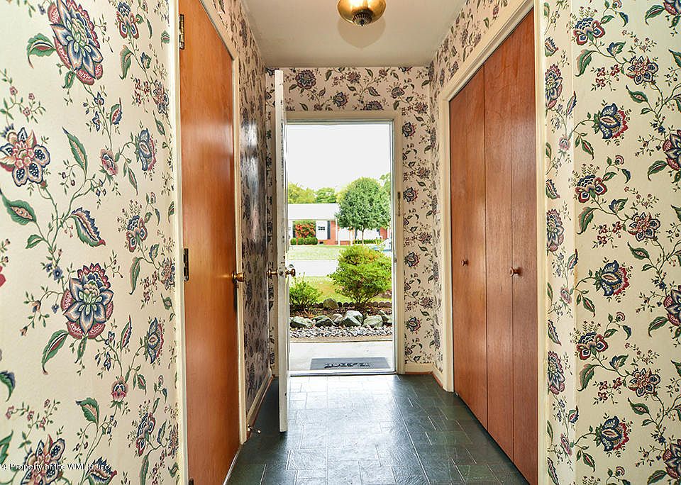 1st image of 105 Caldroney Dr