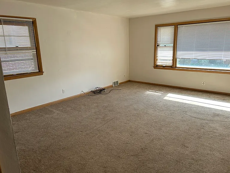 Large & bright family room
