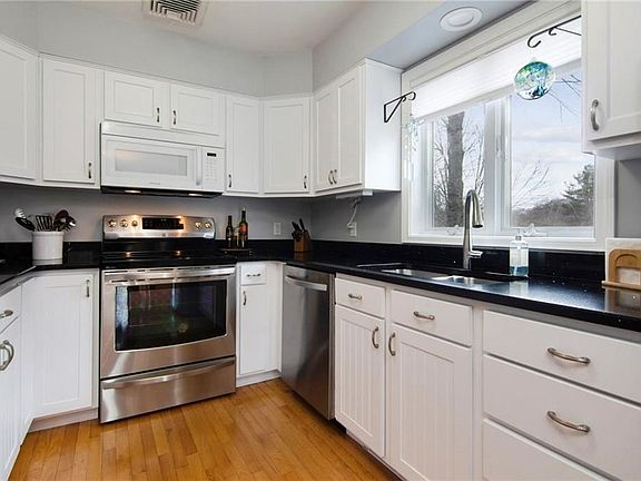 3rd image of 70 S Bay Dr Unit A1