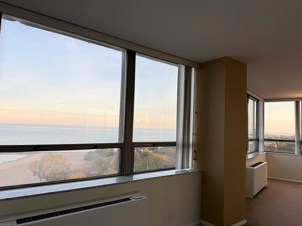 5701 N Sheridan Rd #18J