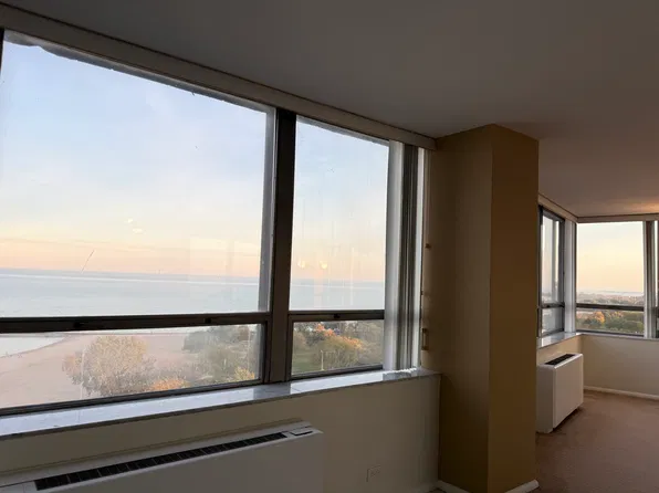 5701 N Sheridan Rd APT 18J, Chicago, IL 60660