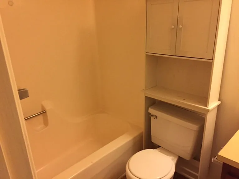 415 Laurel Ave W — Photo 6