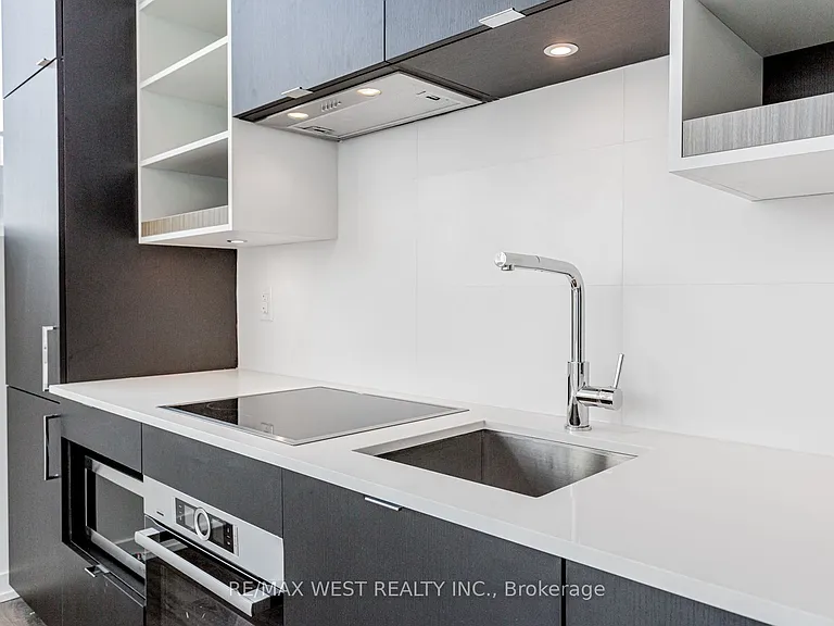 20 Edward St #403 — Photo 6