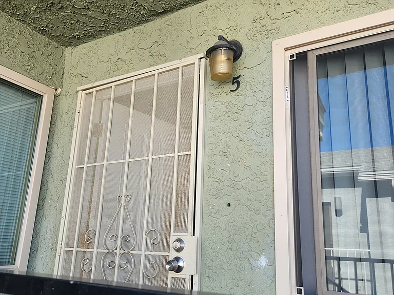 2626 Highland Ave #E — Photo 2
