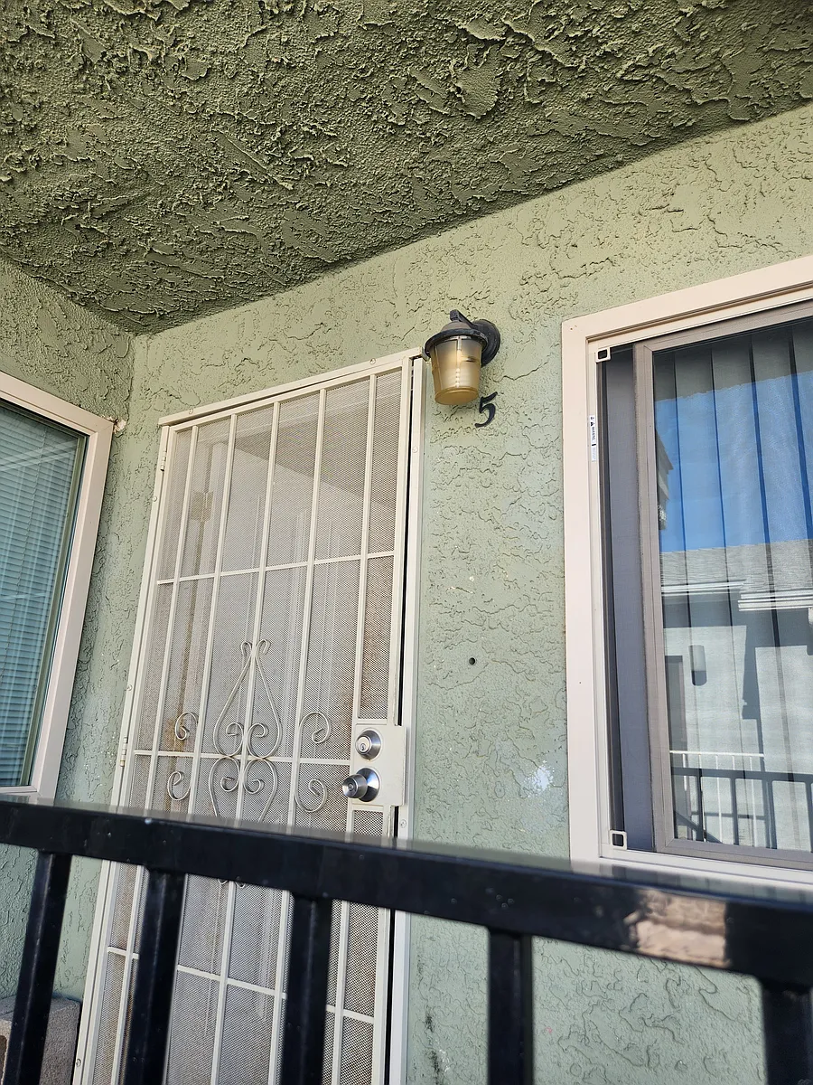 Building Photo - 2626 Highland Ave #E