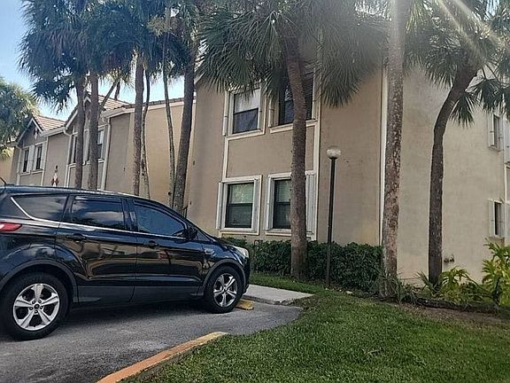 2nd image of 9633 Riverside Dr