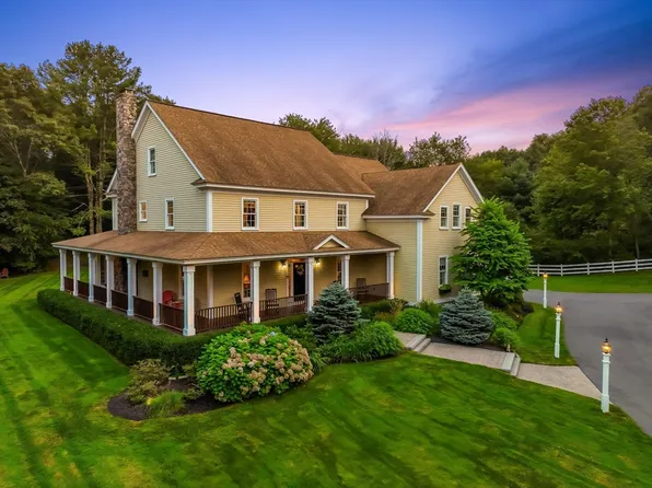 898 Marshall St, Holliston, MA 01746