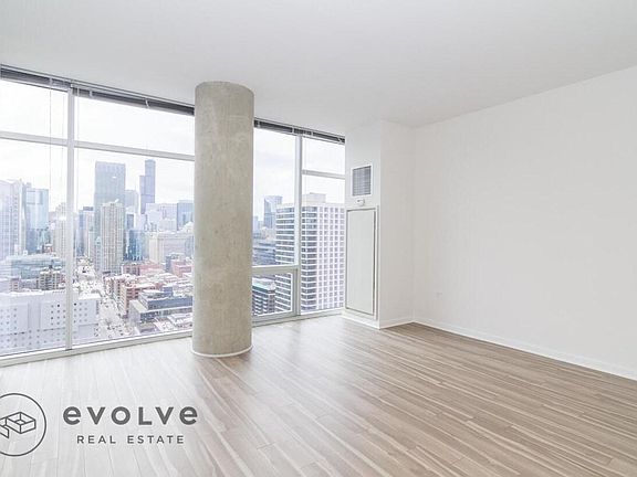 2nd image of 742 N La Salle Dr Suite 701