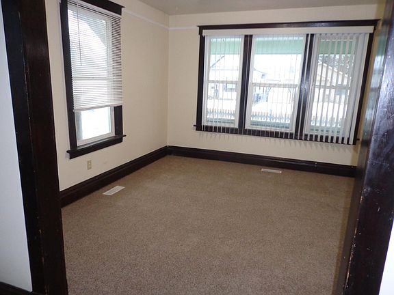 5th image of 808 E Hoffman Ave