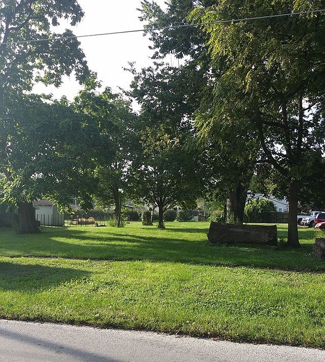 2nd image of 509 E Maple