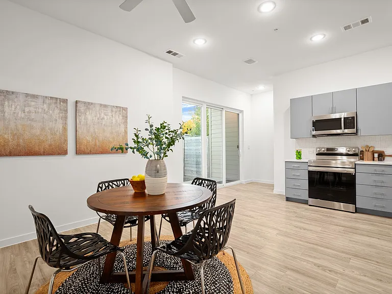 4901 Springdale Rd #101 — Photo 3
