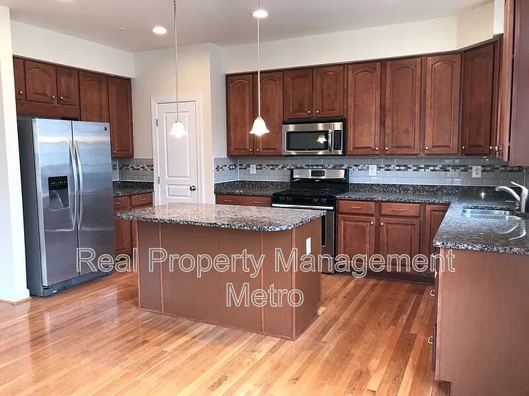 10519 Old Ellicott Cir — Photo 16