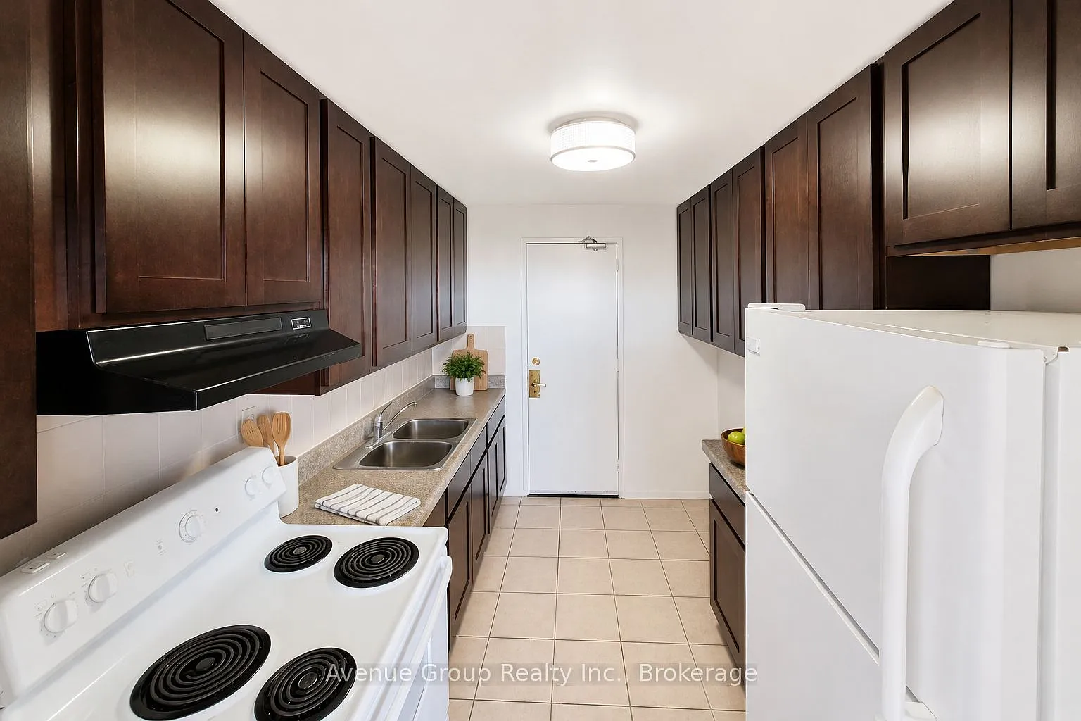 3 bed, $2,700 — Photo 3