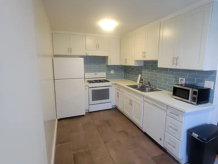 Federal Apartments — Photo 5