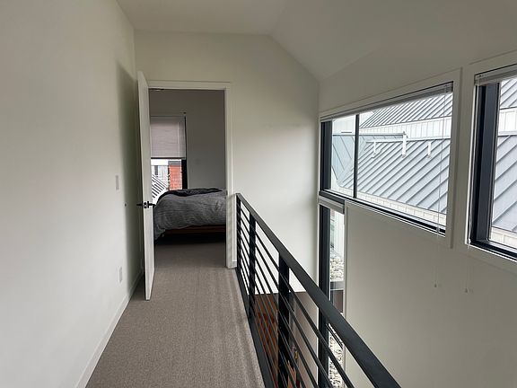 5th image of 67 Jameson Dr
