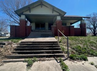 710 Summer Ave, Riverton, IA 51650