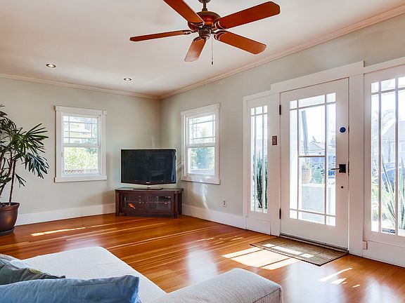 5th image of 2912 Copley Ave