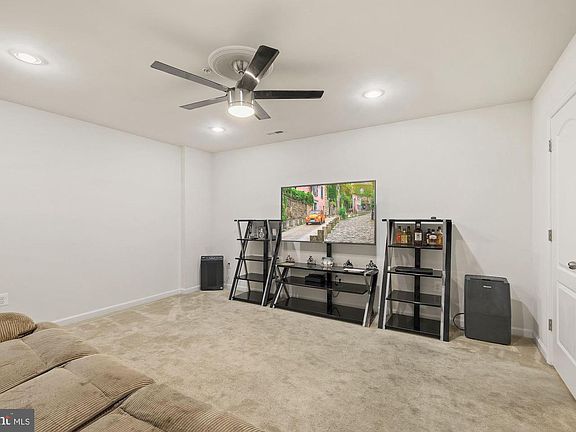 3rd image of 6211 Newport Pl