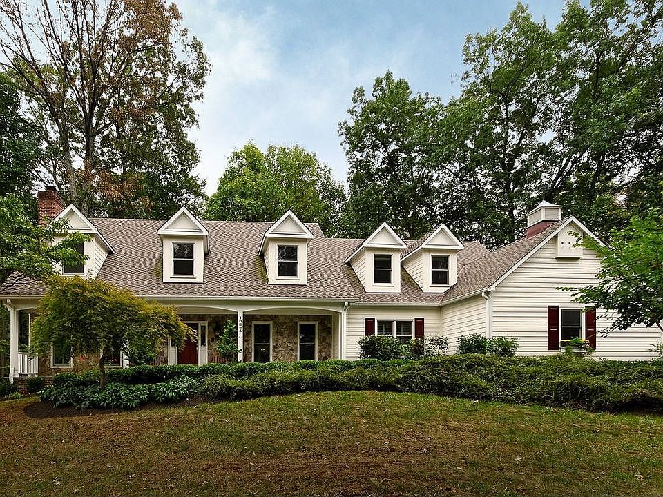 2nd image of 10895 Lake Windermere Dr
