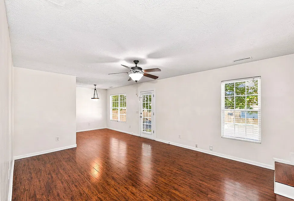 3 bed, 2.5 bath, 1952 sqft, $2,230 — Photo 4