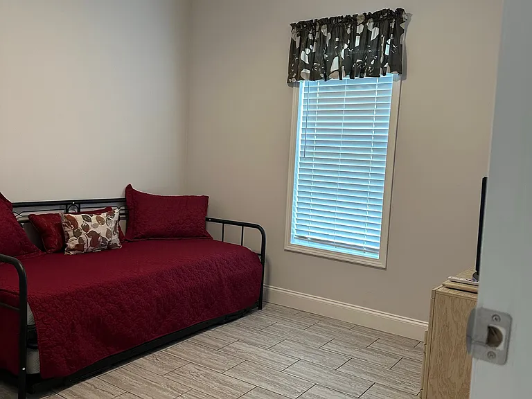 19 Jeffrey Dr — Photo 3